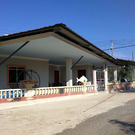 Homestay Koperasi Surau Alfalah Semporna Kültér fotó